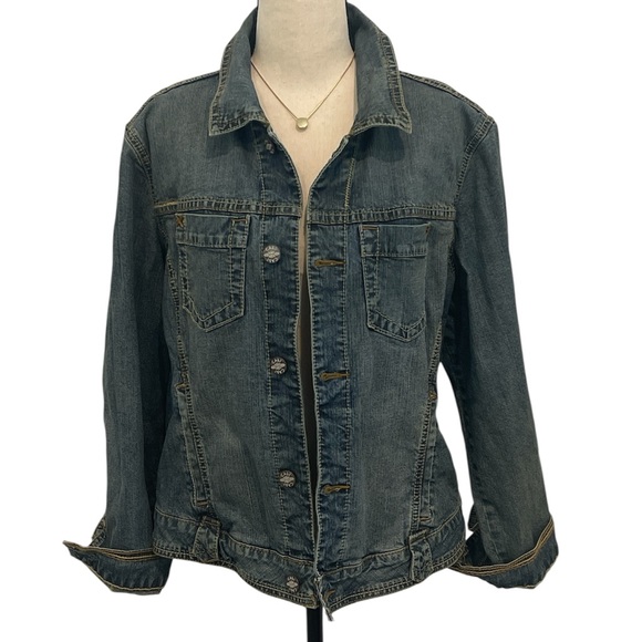 CAbi | #511 Denim Jean Jacket Medium Wash Chest Pockets Sz XL - Picture 1 of 11